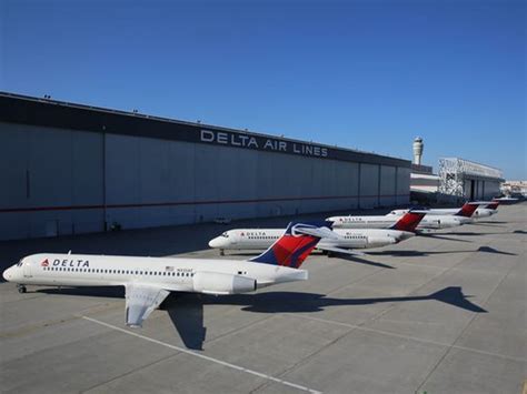 Delta Air Lines Set To Introduce Boeing 717s On West Coast Shuttle