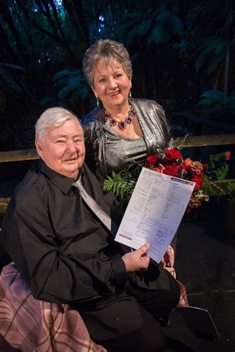 this lesbian couple got married to fulfill a dying wish and their story will make you cry all