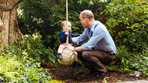 Der zweitgeborene der schwedischen königsfamilie prinz carl philip. Spaß im Garten: William und Kate teilen neue Fotos ihrer ...