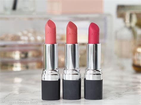 Avon True Colour Perfectly Matte Lipstick Awakening Rose Epuble