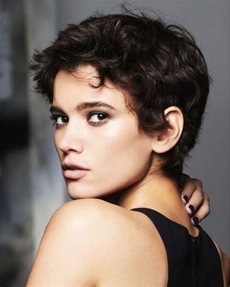 Hey Ladies Best 13 Short Haircuts For Round Faces Inspirations You Can Choose For 2018 Hairstyles