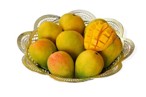 We deliver locally grown, fiberless, and full i was really craving mangoes a few weeks back, and i can never find a good one here in delaware or any state around it. Order Salem nadusaalai / pether mango from first class ...