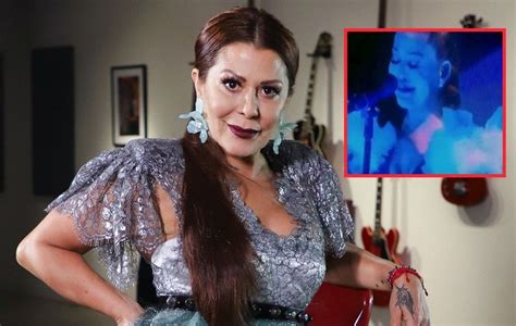 Alejandra Guzmán Llora Desconsolada Al Dedicarle Una Canción A Frida Sofía Quien La Odia