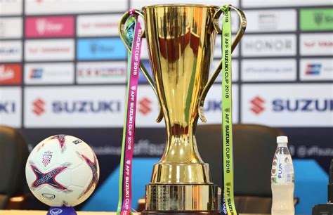 Последние твиты от aff suzuki cup (@affsuzukicup). Clip: Cận cảnh chiếc cúp vàng AFF Cup 2018