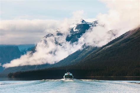 Jasper National Park Maligne Lake Cruise With Guide Getyourguide