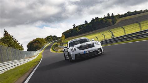 El Porsche 911 GT3 RS marca 6 49 328 minutos en Nürburgring