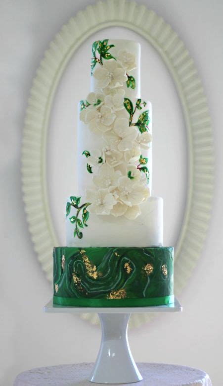30 Emerald Green Wedding Cakes Ideas In 2021 Wedding Cakes Green