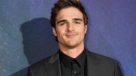 Jacob elordi (brisbane, 26 giugno 1997) è un attore australiano noto principalmente per il ruolo di noah flynn nel film di netflix the kissing booth, the kissing booth 2 e per quello di nate jacobs nella serie televisiva euphoria. Netflix star Jacob Elordi says fans discussing his ...