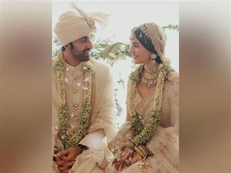 Ranbir And Alias New Wedding Pictures Are All About Love Entertainment