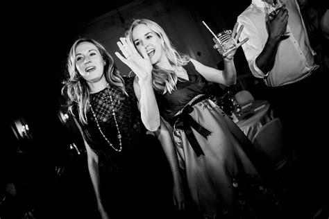 Diese ging auf einen bildstock zurück. Hochzeit Juliusspital Gartenpavillion heiraten im Käppele ...