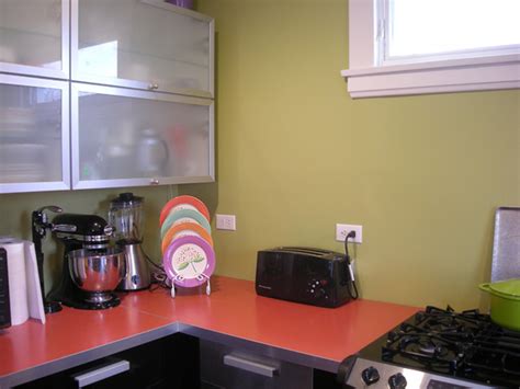 Spills and stains, damage from cutting tools and hot pans, even harsh replacing kitchen countertops can be a big, expensive project. Give your countertops a beauty makeover with some simple DIY love