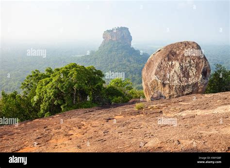 Roca De Sigiriya O Sinhagiri O Lion Rock Vista Panorámica Desde La