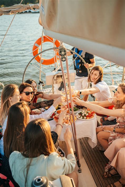 Unique And Tasty Boat Party Food Ideas To Please All Your Guests Broke And Chicbroke And Chic