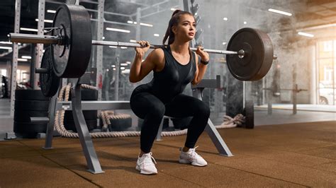 This Is Why Your Back Always Hurts After Doing Squats