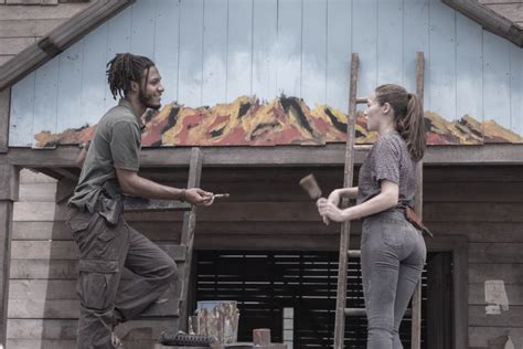 Watch full episodes of fear the walking dead season 5 online. 'Fear The Walking Dead' Season 5 Episode 16 Spoilers ...