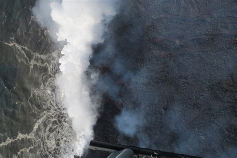 Kilauea Volcano Update Eruption Continues Lava Flow Feeding Ocean