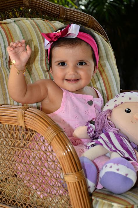 Fotos Gratis Persona Niña Linda Niño Muñeca Vestir Infantil Niñito Piel Dulzura