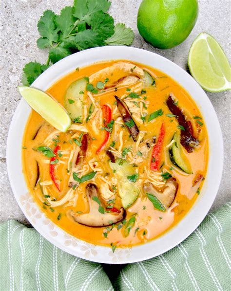 And one of my favorite dishes, which is no longer on their menu, was their thai hot pot. Thai Coconut Curry Chicken Soup - Keto/Low Carb - Keto ...