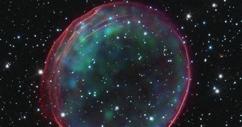Some leave only debris (type i); TYPE IA SUPERNOVAE LUMINOSITY DEPENDS ON THE METALLICITY ...