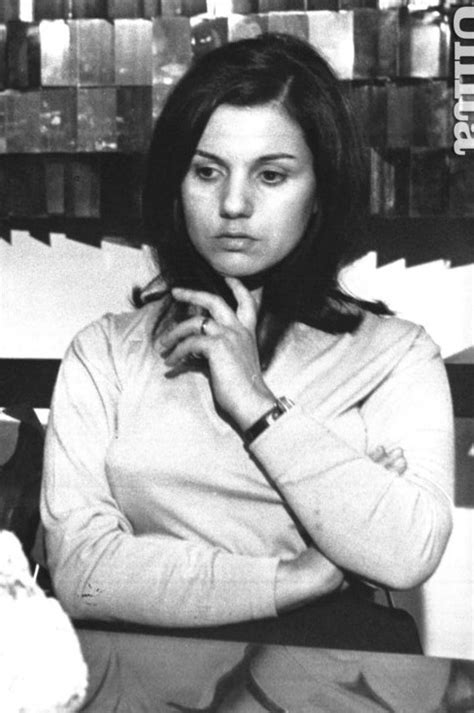 Nel tempo l'uso è variato e viene oggi usato comunemente anche per indicare il livello più basso di affiliazione di alcune organizzazioni criminali italiane di tipo mafioso. Femme mafieuse : portrait de 6 femmes dangereuses