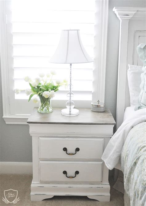 Want a better alternative to chalk paint that is easier, faster & much cheaper? Nightstand Chalk Paint Tutorial — The Grace House