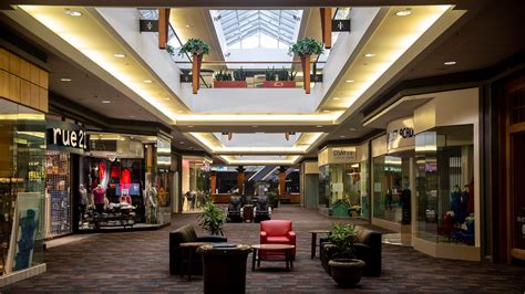 West Des Moines' Valley West Mall in foreclosure; it could be sold