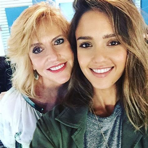 You Ll Be Obsessed With Jessica Alba S Mom When You See This Gorgeous Photo Jessica Alba