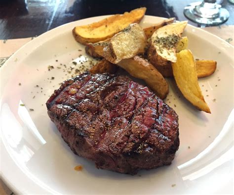 Delivery de almacén y bebidas. Tasty steak in Buenos Aires (With images) | Food, Organic ...