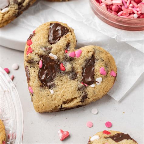 Easy Heart Shaped Chocolate Chip Cookies Bake And Bacon