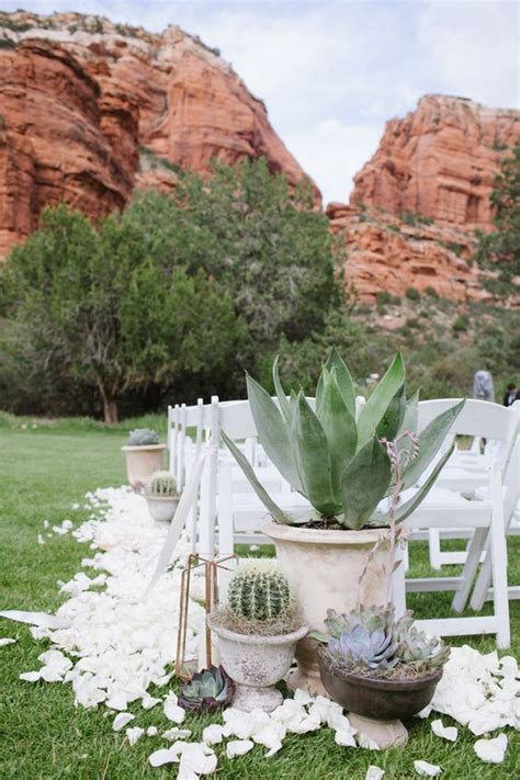 63 Cacti And Succulent Ideas For Summer Wedding Décor Weddingomania