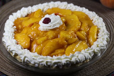 World's Easiest Fresh Peach Pie! - Carnet Foods