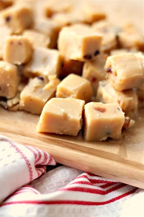 You can literally make great tasting fudge with just two ingredients and four minutes of prep time. Microwave Mince Pie Fudge - A Cornish Food Blog | Jam and ...