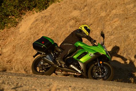 Kawasaki Ninja 1000 First Ride Review Video - MotoGeo