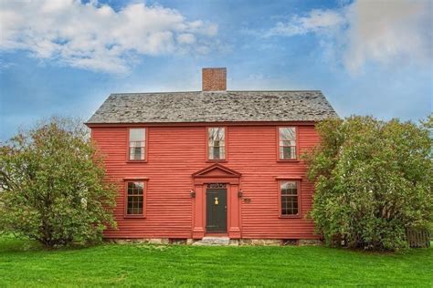 This Cozy Red Farmhouse Sums Up Everything We Love About New England