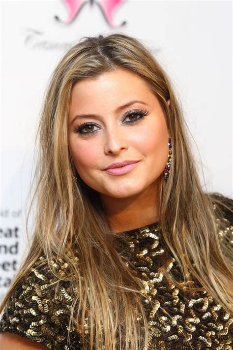 picture of holly valance