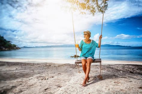 Why Everyone Needs To Take A 30 Day Vacation From Money