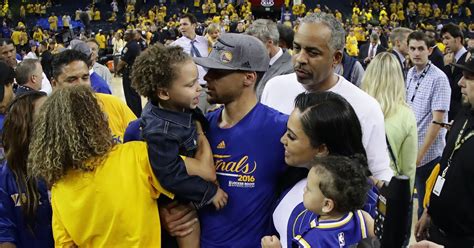 Husband to @ayeshacurry, father to riley, ryan and canon. Steph Curry's 6-Year-Old Daughter Has The Cutest Reaction ...