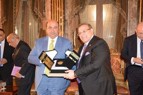 23 فبراير 1947)، هو رجل أعمال مصري يمتلك العديد من المشروعات الأخرى التي تتركز حول التنمية في سيناء، منها مصنع أسمنت سيناء في الشمال وكذلك جامعة سيناء في حي المساعيد في الشمال. غدا.. حسن راتب يحتفل بالإنجاز المصرى فى علاج فيروس سى على ...