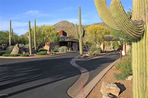 Stunning Four Bedroom Home In Marana Arizona Luxury Homes Mansions For Sale Luxury Portfolio