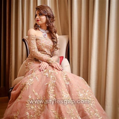 A perfect look for a tropical destination wedding, beach wedding, or a wedding with a summer or spring theme. Latest Indian Bridal Dressing Trends 2020-21 Makeup ...