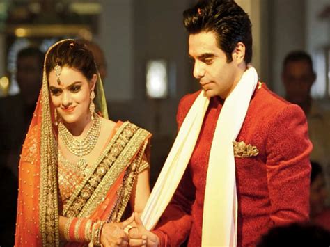 Ayushmann khurrana did theatres before entering bollywood. Ayushmann Khurrana dances at his brother Aparshakti's ...