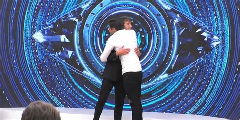 01.12 la quattordicesima puntata termina qui il grande fratello vip 2020 torna lunedì 2 marzo, mentre venerdì 28 febbraio inzia il serale di amici 19. Grande Fratello VIP 4: ecco chi sono i 4 finalisti, ma ne mancano altri 2 | Ultime Notizie Flash