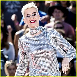 Katy Perry Becomes First Person To Reach Million Twitter Followers