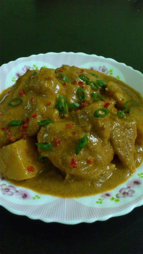 Ya buah kurma yang manis dan legit ini menjadi sajian khas bulan ramadhan baik untuk buka puasa maupun sahur. DuNia CiNTa KaMi♥♥♥: NASI KURMA & AYAM KURKAR