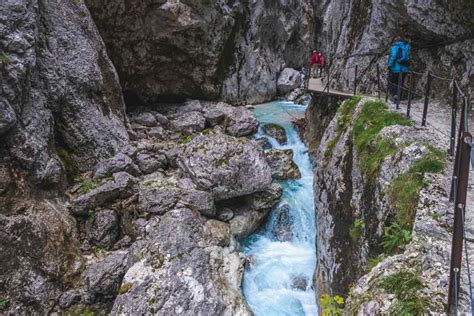 Die wanderung durch die höllentalklamm ist eine rundwanderung. Wanderung durch die Höllentalklamm | Trekkinglife ...