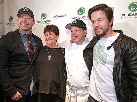 American actor mark wahlberg is one of a handful of respected entertainers who successfully made the transition from teen pop idol to acclaimed actor. 182 best images about Wahlbergs on Pinterest | Mothers ...