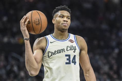 Giannis antetokounmpo & girlfriend mariah riddlesprigger do couples challenge. NBA Rumors: Bucks expect Giannis' to sign supermax in 'coming days'