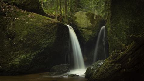 Beautiful Nature Wallpaper With Picture Of Waterfalls In Ysperklamm