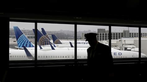 United Airlines Tells Staff To Take 20 Unpaid Days Off Before October