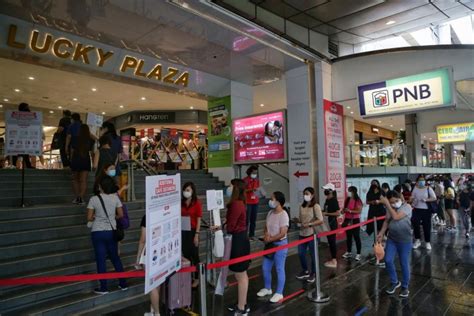 During this period, menus from t3b2 f&b outlets may not be available on changi eats, changi airport's food delivery service. Quieter affair at Lucky Plaza, Peninsula Plaza as odd-even ...